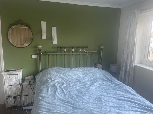 Spare room, in a lovely quiet , relaxed home Main Photo