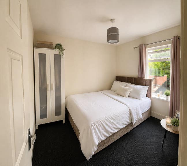 Bright Double Room – Available Crumlin Road  Main Photo