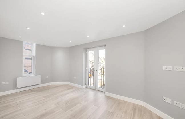 2 - Bedroom Flat - Chislehurst Road  Main Photo