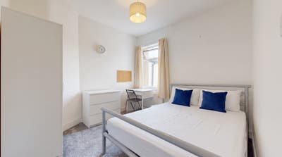 Professional House in Fishponds, BS16, Bills Inc Main Photo