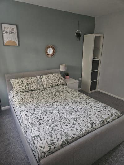 Double room with en suite & walk-in wardrobe Main Photo