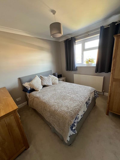 Spacious Double Bedroom TO LET Main Photo