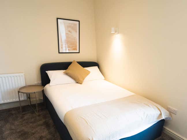 Spacious Double En-suite - Lipson Main Photo
