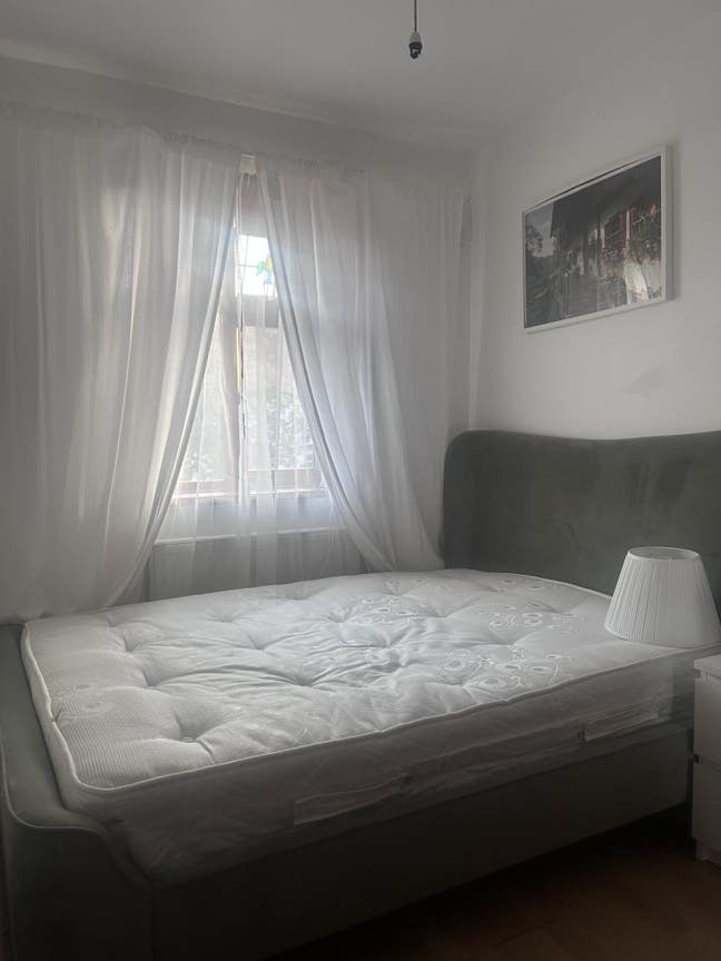 Single room available for rent Main Photo