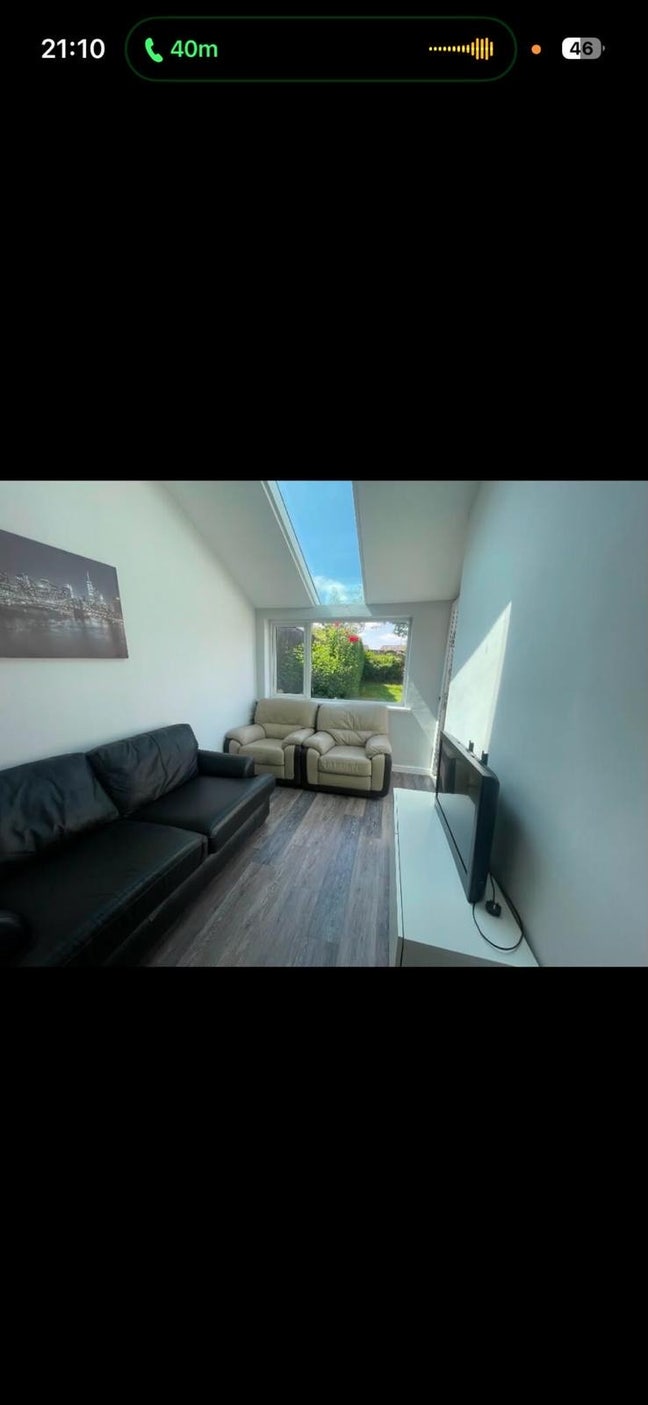 Tenancy Takeover – Room Available Main Photo