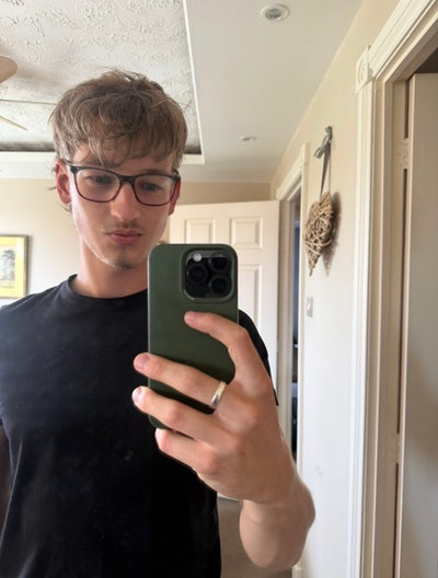 Professional Male seeks a double room Main Photo