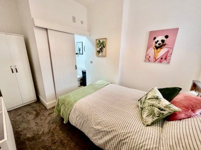 🎉 &pound;200 OFF Your Move-In! Ensuite with Kitchenette Main Photo