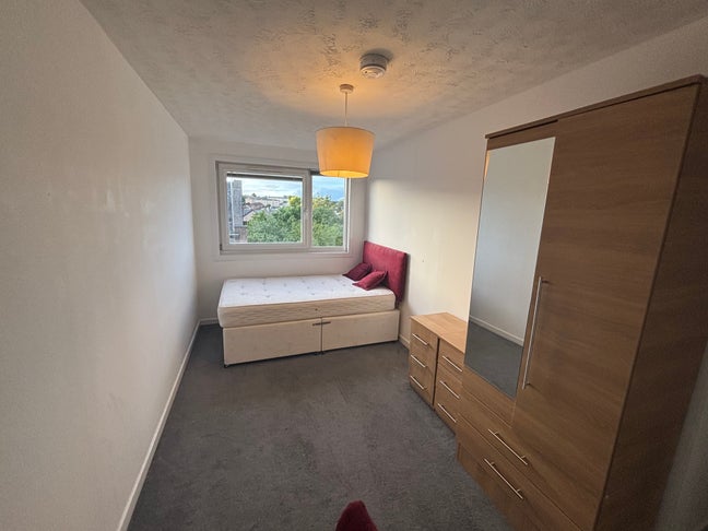 Stobswell Flat - 3rd Floor (Top) - 1 Room Main Photo