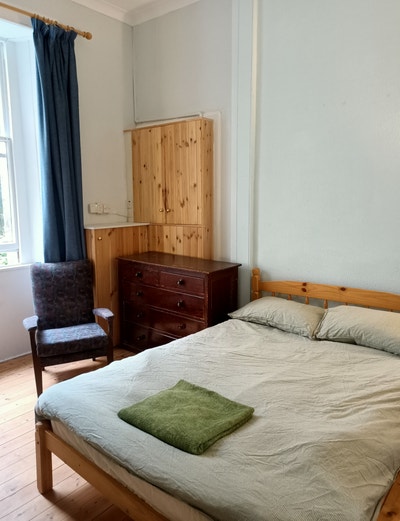 Spacious double room available in Marchmont flat  Main Photo