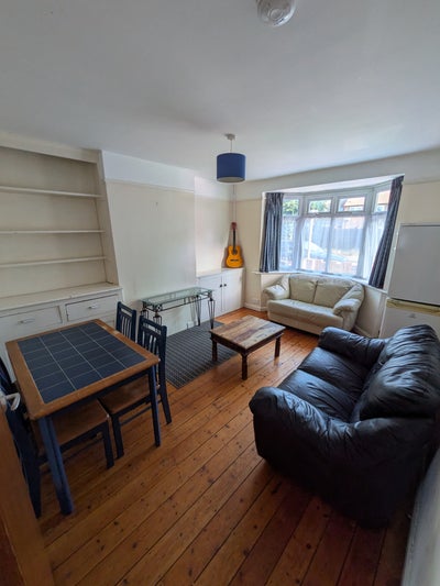 Double room available with private lounge Main Photo