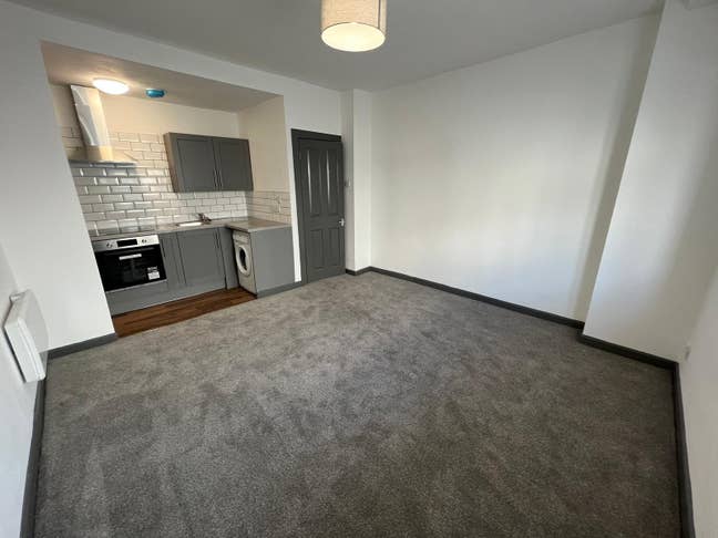 One-Bedroom Flat in Weston-super-Mare Main Photo