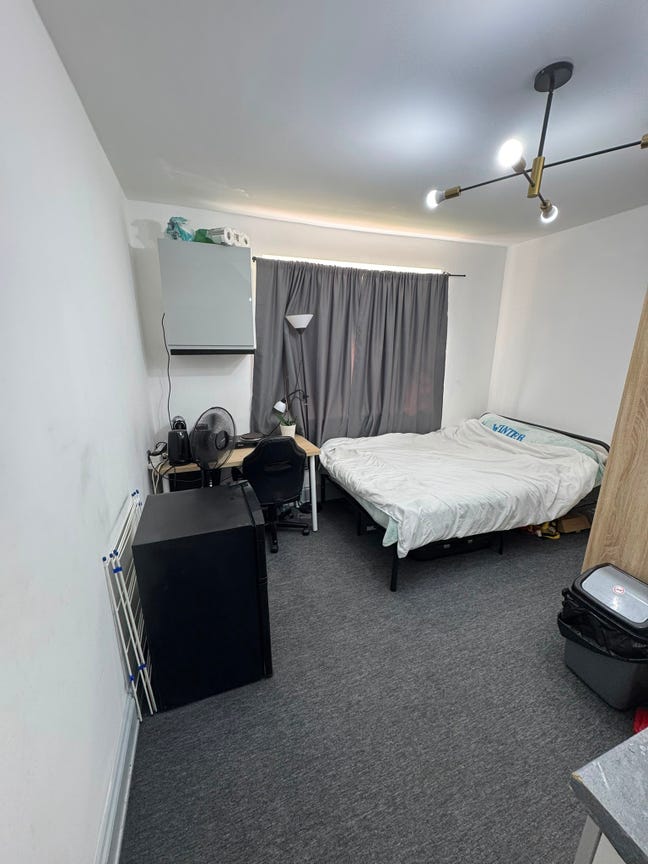 Studio ensuite Main Photo