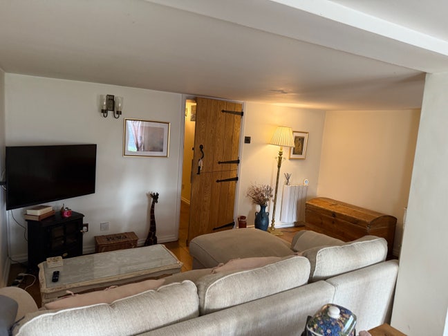 Mon- Fri let for single room &pound;575 Main Photo