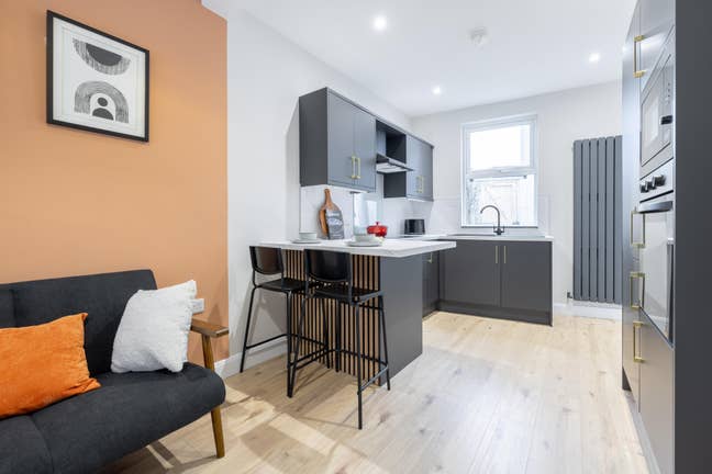 Stunning Room in BT6 HMO - Ravenhill/Ormeau Area! Main Photo