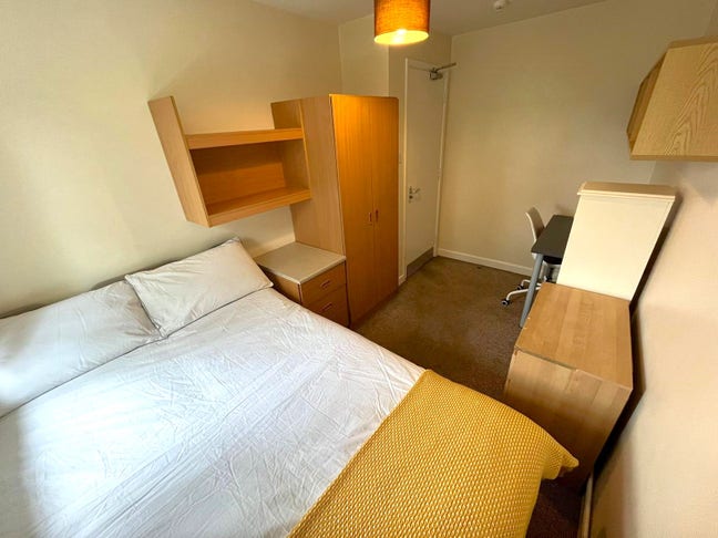 Rooms Available in Denison Court, NG7 3PH! Main Photo