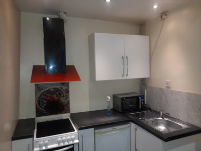 ST1/Hanley Studio. All inclusive Main Photo