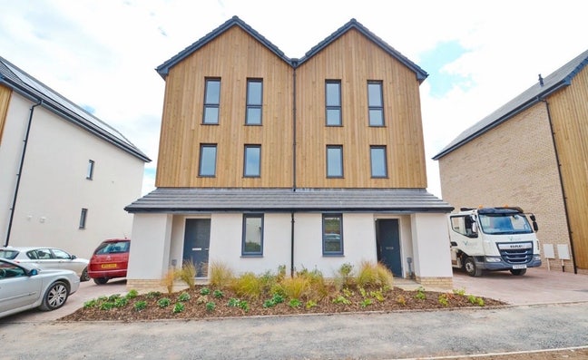 Double Rooms Available in 5 Bed Student House  Main Photo