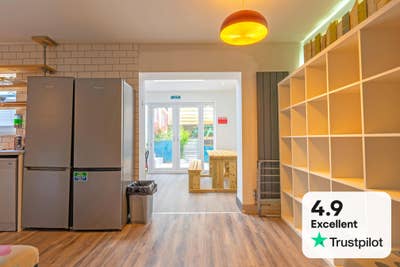 Mature student room · &pound;750 bills inc · quiet house Main Photo