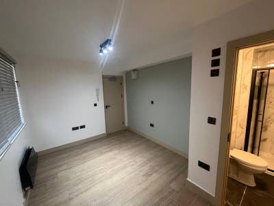 DSS-Studio Flat Available in Streatham Lambeth SW2 Main Photo