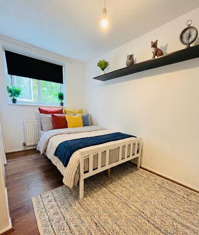 🏡  Double Room Available in N7 Main Photo