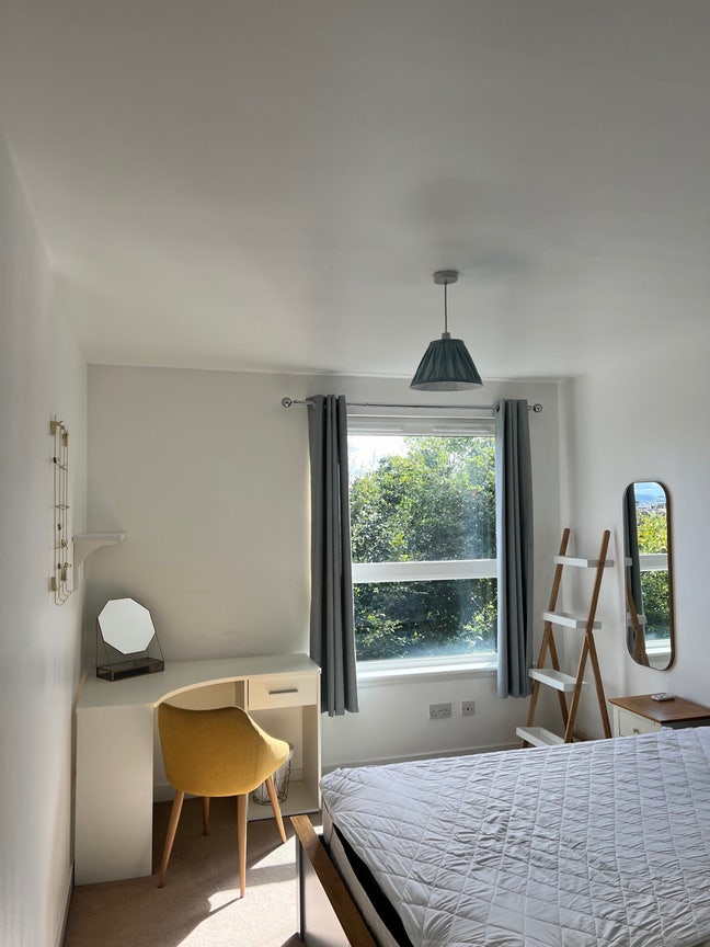 Furnished Double Room with Ensuite  Main Photo