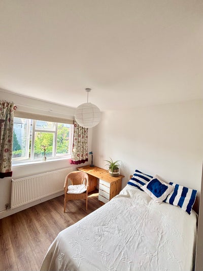 Lovely bright room in Clean Quiet houseshare Main Photo