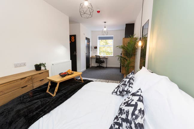  High-End En-Suite | Taunton Town Centre | HPC/MPH Main Photo