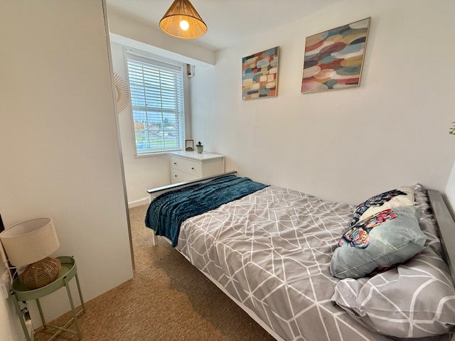 Modern Double Room BS10 &pound;650 Main Photo