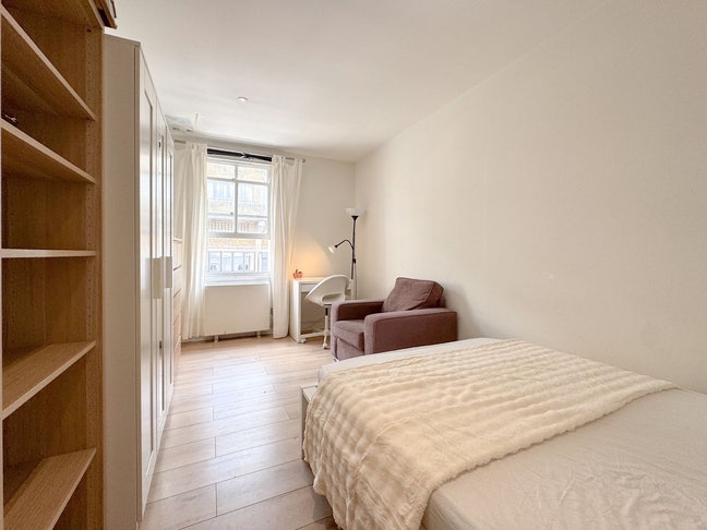 2 Spacious Double Rooms Available – Earl's Court  Main Photo
