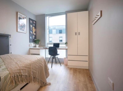 West Wing Standard En Suite Takeover Main Photo