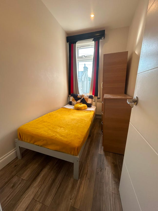 🏡Cozy Single Room in Leyton | Affordable Living🏡 Main Photo