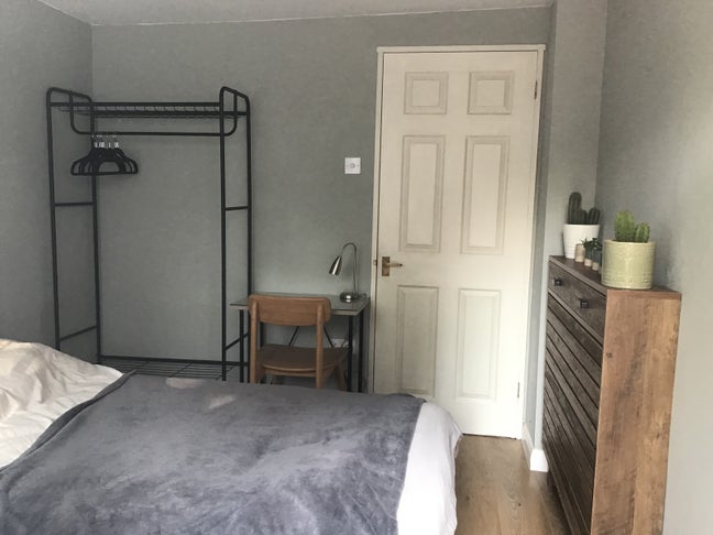 Double Room for Single Occupancy  En-Suite  Main Photo