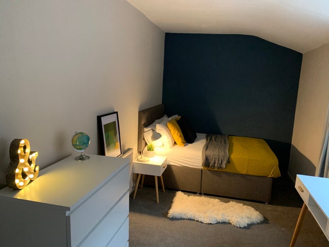 🌟 Large Double Room – Town Centre - All Bills Inc Main Photo