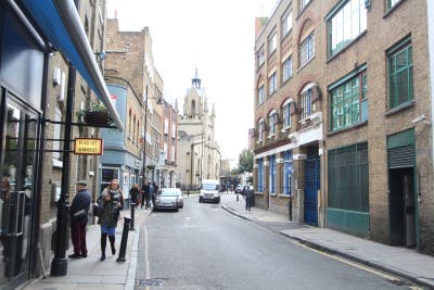 Master En-Suite with Balcony Access/London Bridge Main Photo