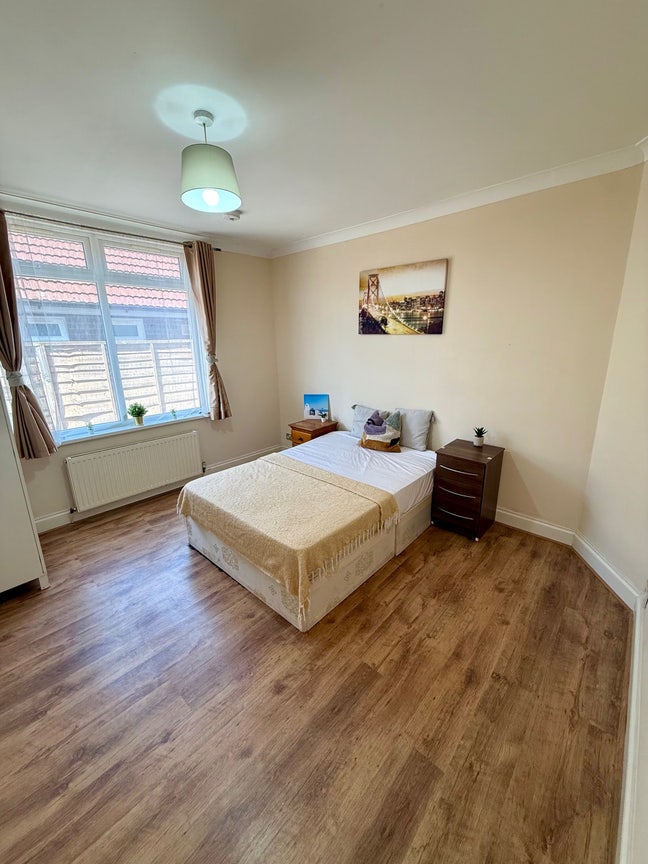 *2 Double Rooms in a New House Ready to Move In Main Photo