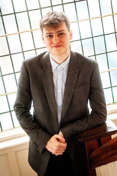Professional Male seeks a double room Main Photo