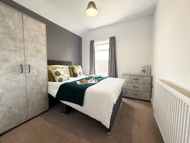 Double Ensuite Rooms- Earlsmere Avenue Main Photo