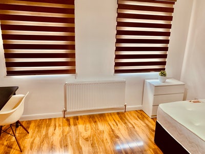 🏡 Three rooms available in a friendly household  Main Photo