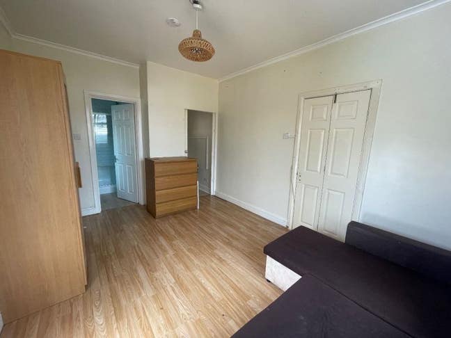 Studio Flat to Rent – Hounslow West TW5 Main Photo