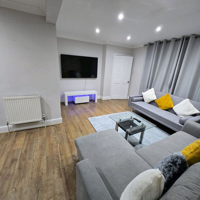 Double and single room available Main Photo