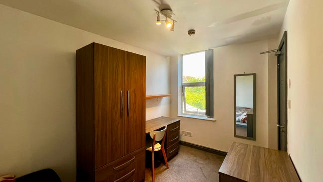 Move Today! Affordable Double Room!  Main Photo