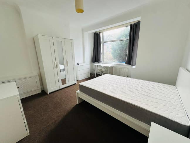 🏡 2 Rooms | 6 Min to Wimbledon Station Main Photo