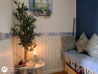 OFFERED a bright double bedroom...... Main Photo
