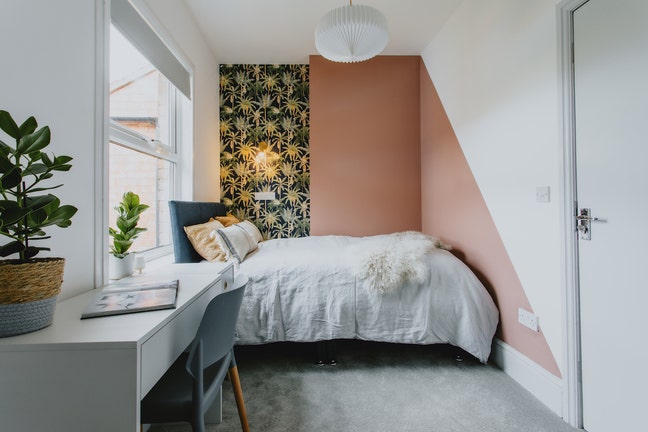Superb property-En suite room & studio 🚿 Main Photo