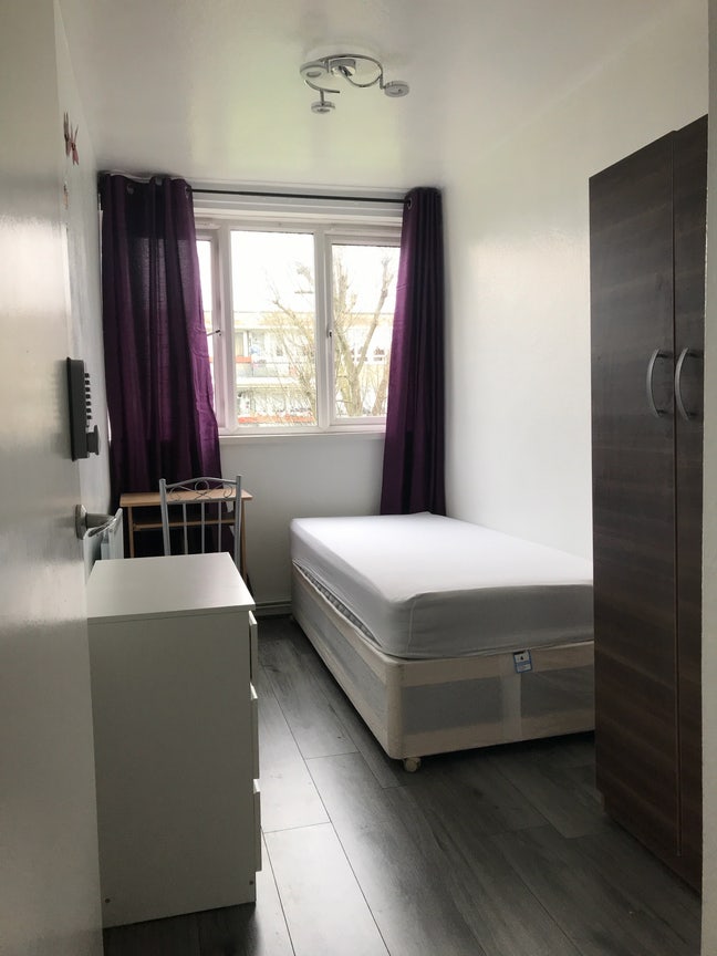 Lovely Semi-double room in Shadwell / Aldgate  Main Photo