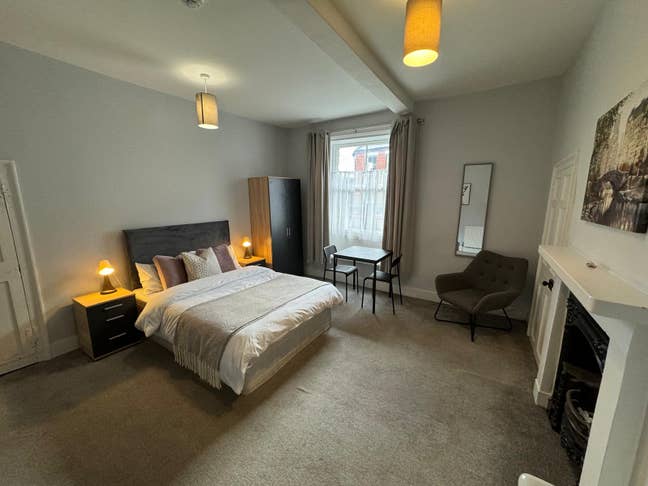  Town  Centre  Rooms  to  Rent  -  High  St,  NN8  Main Photo