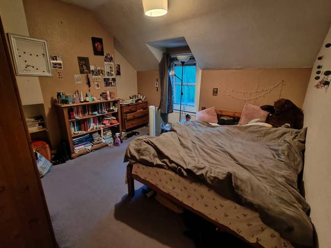 Looking for 2 Housemates (Preferably Students)  Main Photo