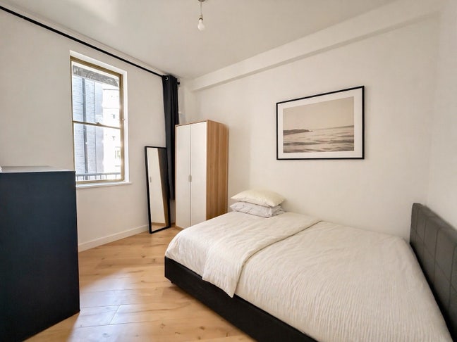 Double room in Limehouse  Main Photo