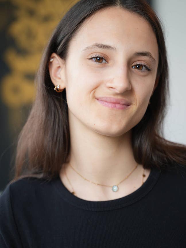 I am a female student aged 24. I am looking f... Main Photo