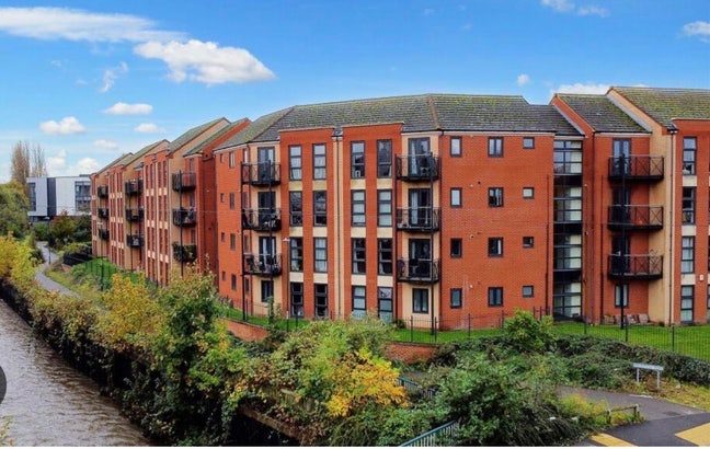 2 Bed Apartment Available February Main Photo
